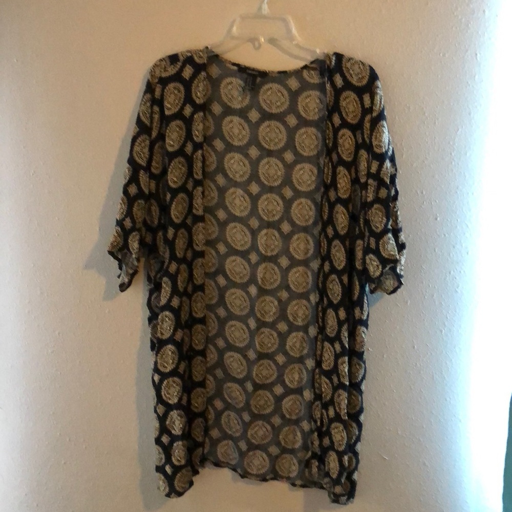 Forever 21 Black and Gold Kimono Top